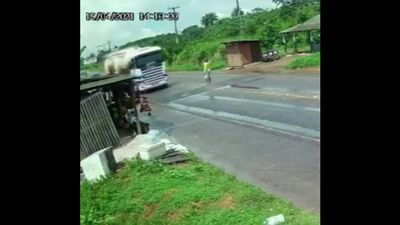 Между молотом и наковальней