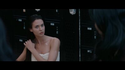 Odette Annable Nude - The Unborn (2009)