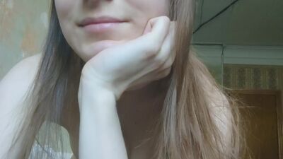 Она не привыкла бриться!