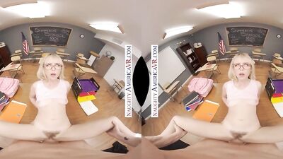 Лили трахает тебя, чтобы получить средний балл 4.0