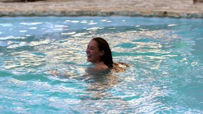 Naked Marnie Simpson Skinny Dips With Date Jen As Casey Plays Party Pooper - Single AF 103 (MTV UK) 1080p