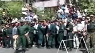 Capital punishment in Iran. Majid va Hossein Kavousifar