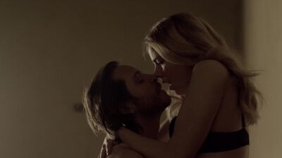 Amanda Schull - 12 Monkeys (2016) s2e12 HD 1080p Nude? Hot! Watch Online / Аманда Шулл - 12 обезьян