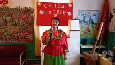 Песню "Мама, мамочка, мамуля", исполняет Афанкова Наталья.