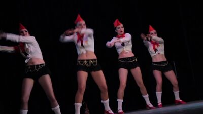 Танец пионерок