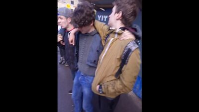 Бля дебил нажрался в кал блювота.рвота хахаах смотреть до конца малолетка кудрявый чикарь граффити вандал секс драка ссыт мимо