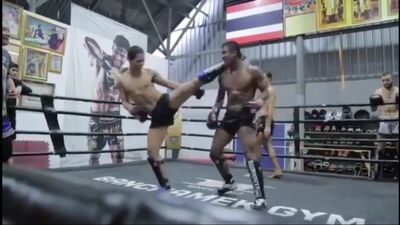 Буакав vs. Супербон: спарринги в зале Банчамек