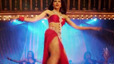 Индийские клипы из разных фильмов..