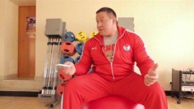 Михаил Кокляев - Мотивация.Смотришь с открым ртом,даже не замечая этого.Отличные слова,смотреть всем девушкам.