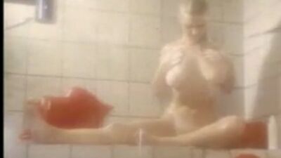 Playboy Playmates Miss July 1982 - Lynda Wiesmeier