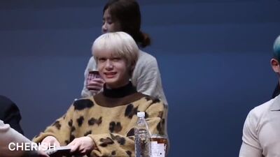 Хенвон не трогай его сосок!