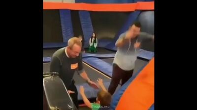 NO DICK, NO BALLS AND PROBABLY NO BUTT HOLE SINCE THIS GUY FEEDS ON RADIATION (by succc.exe)