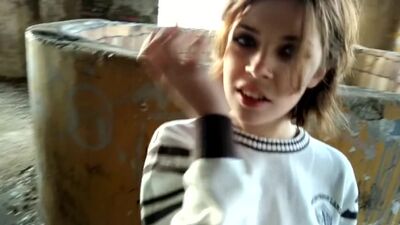 Русское порно сосет в заброшке