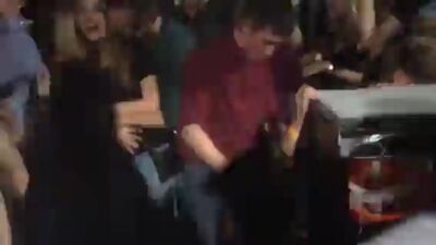 Трахнул девушку - В клубе Нижнего Новгорода прямо на танцполе