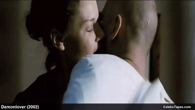 Chloe Sevigny и Connie Nielsen обнаженные и грубые сцены секса