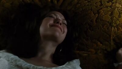 Amanda Seyfried принимает сперму ...