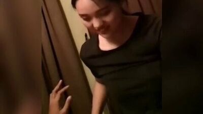 Обслуживание дрочкой в китайском приватном месте