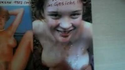 Сперма на напечатанной фотографии Christine Young