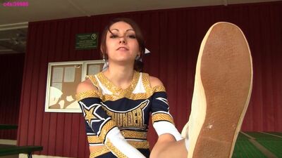 Чирлидерша Chasity в кедах Keds и белых носках