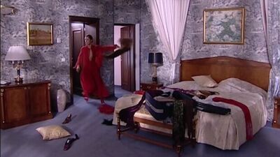 Екатерина Юдина голая в сериале "Бандитский Петербург 8. Терминал" (2006) - Серия 12 (HDTV 1080i)