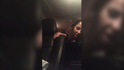 Елену Беркову трахают в тачке 2017