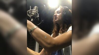 Актриса Анастасия Фомичёва