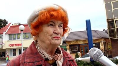 Алушта. Крымъ всегда былъ русскімъ и долженъ вернуться на Родину. Пока была Украинская ССР, ее терпели, а когда стала бандитская Украина, мы пошли домой