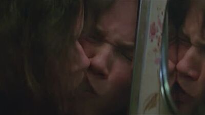 №296 Жёсткий секс с призраком во время купания