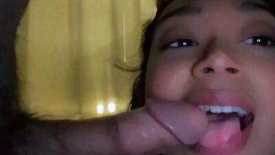 Курение сигарет во время глубокого минета