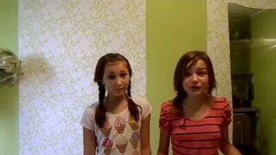 Больные девушки жрут какашки FFFUUU!