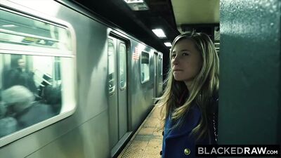 Blackedraw маленькая тинка-блондинка уничтожена самым большим членом