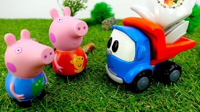 Грузовичок Лева и СВИНКА ПЕППА: выбираем подарок на День Рождения Мамы Свинки! Игры с #МашинкаЛева