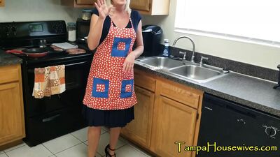 Тетя Paris обожает трахать племянника