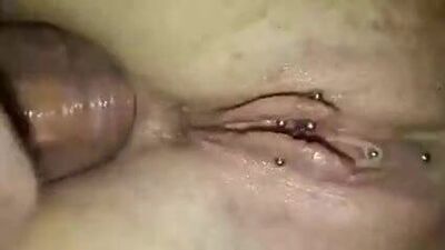 Куколд привел свою сексвайф для развлечения к друзьям семьи.