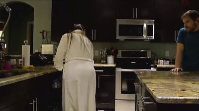 Сыновья Melanie Hicks трахаются с куклой