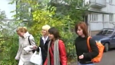 Брат трахнул вместе с другом свою сестру