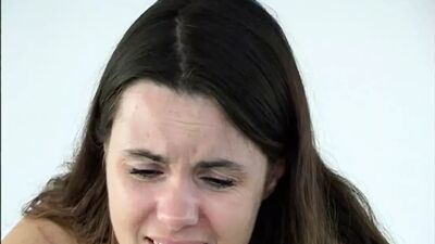 Пышка обнаженной порет девушкой