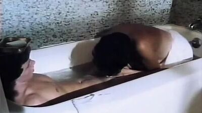 Неудовлетворенная мать ищет секс со своим сыном