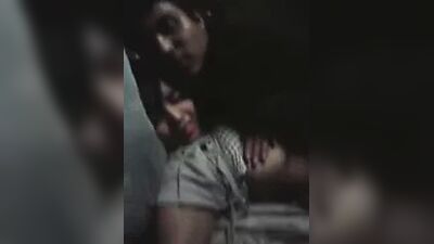 Кхмерская пара трахается вживую перед камерой