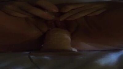 Что сделала мамочка, когда муженек держал свой саквояж на льду