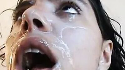 Дешевая уличная проститутка принимает большую порцию спермы (6)