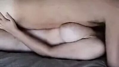 Средних лет семейная пара трахается после церкви в домашнем видео