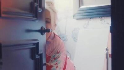 Christina Aguilera - золотой дождь (реальная сделка)