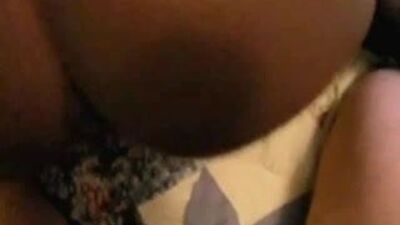 Сексуальную сестренку трахнул кавказский турист в домашнем видео