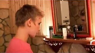 Внучка занимается сексом со своей бабушкой! превосходно!