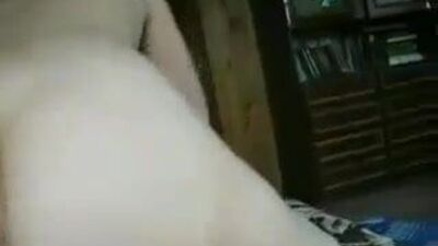 Русская зрелка трахается в позе наездницы до финала