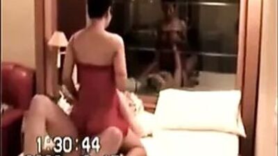 Корейская милфа изменяет мужу с белым бойфрендом