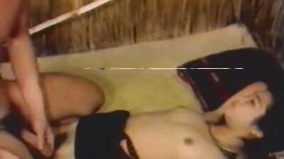 Молодые любители племен страстно занимаются любовью 3