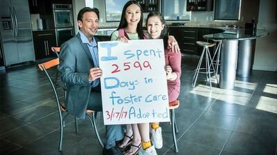 Приемная дочь трахает папу, пока мачеха спит