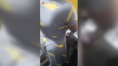 Сексуальная фигура .. красивые изгибы и шлюховатая дези жена